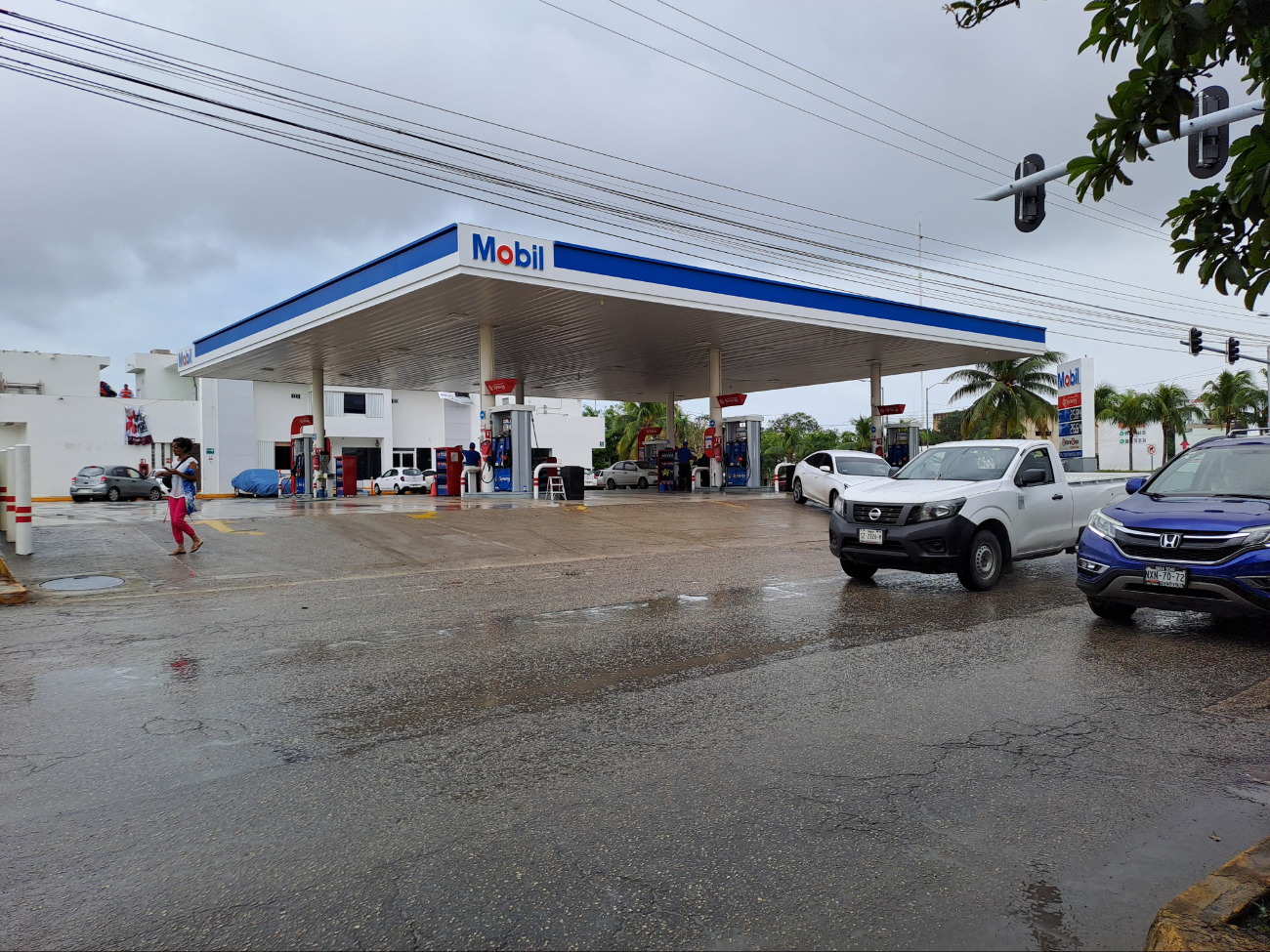 Profeco combate precios excesivos en gasolineras de Cancún