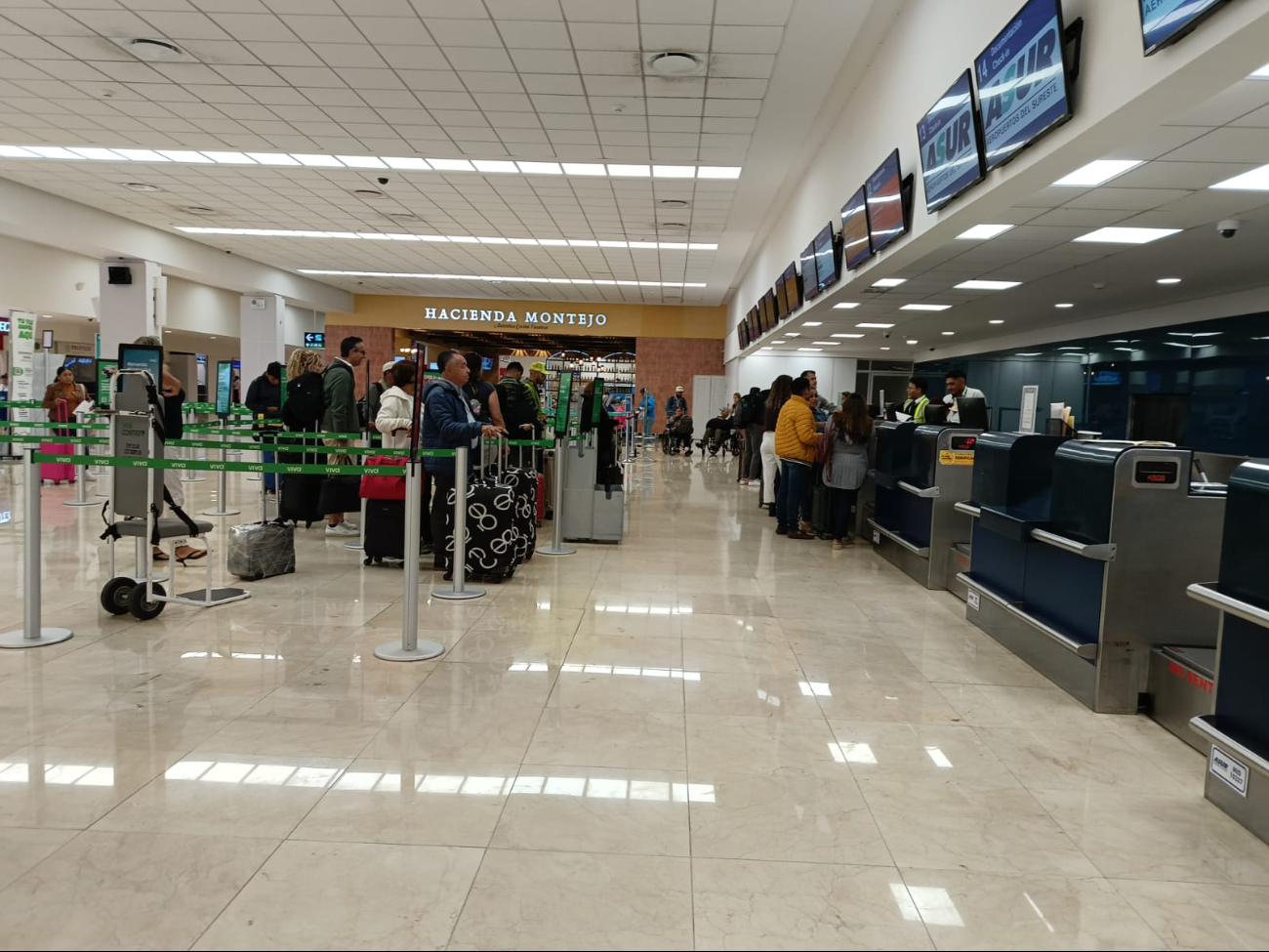 La afluencia de pasajeros en el aeropuerto de Mérida disminuye como cada miércoles La afluencia de pasajeros en el aeropuerto de Mérida disminuye como cada miércoles