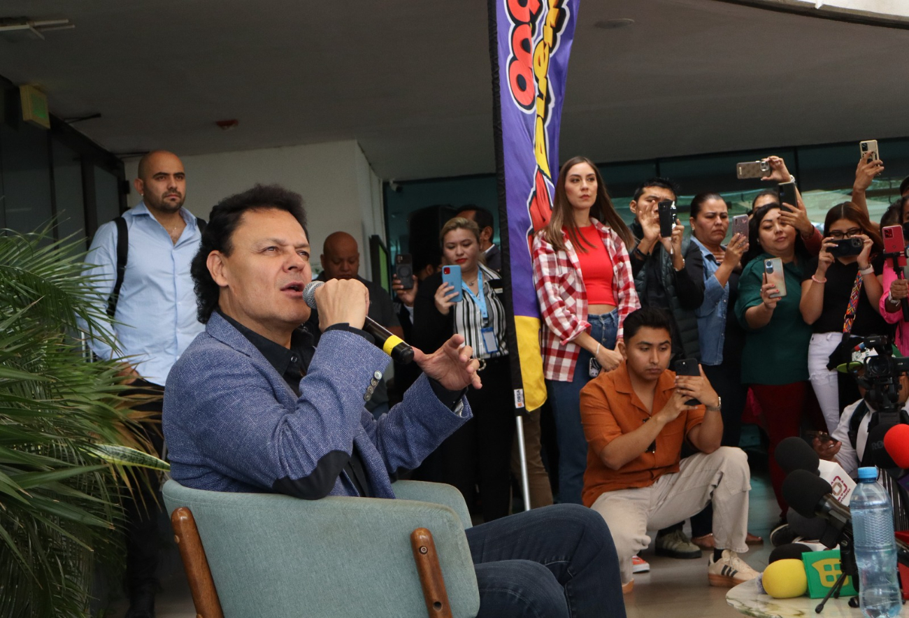 Pedro Fernández recordó que llevaba una década sin ofrecer un concierto en Mérida Pedro Fernández recordó que llevaba una década sin ofrecer un concierto en Mérida
