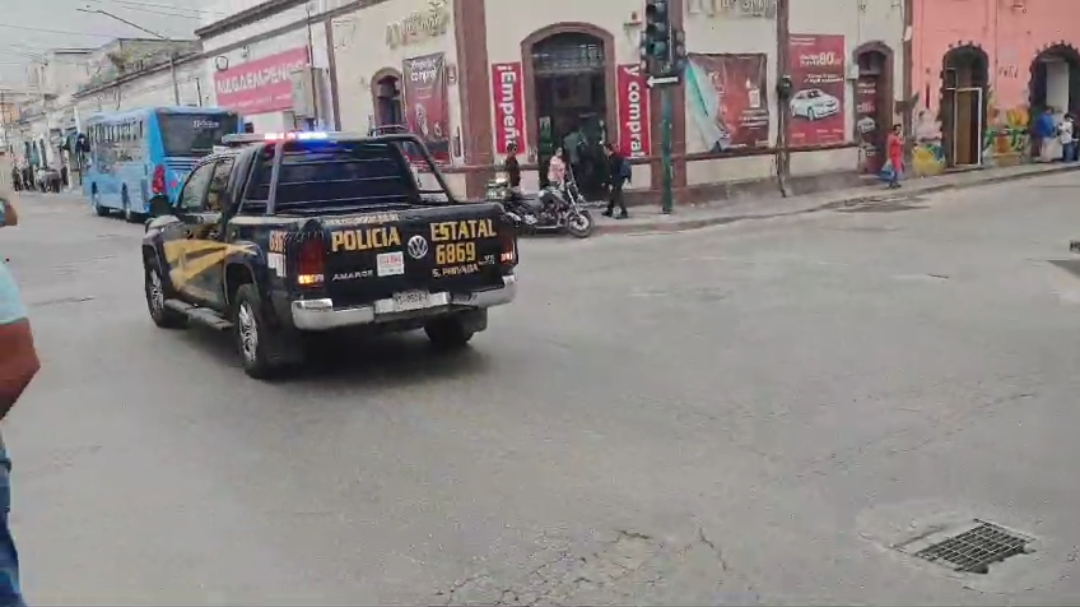 Agentes de la SSP Yucatán, retiraron el arma que fue accionada accidentalmente por personal de valores
