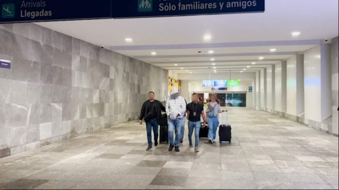 El hombre investigado, para escapar de la justicia, realizó varios viajes vía aérea. El hombre investigado, para escapar de la justicia, realizó varios viajes vía aérea.