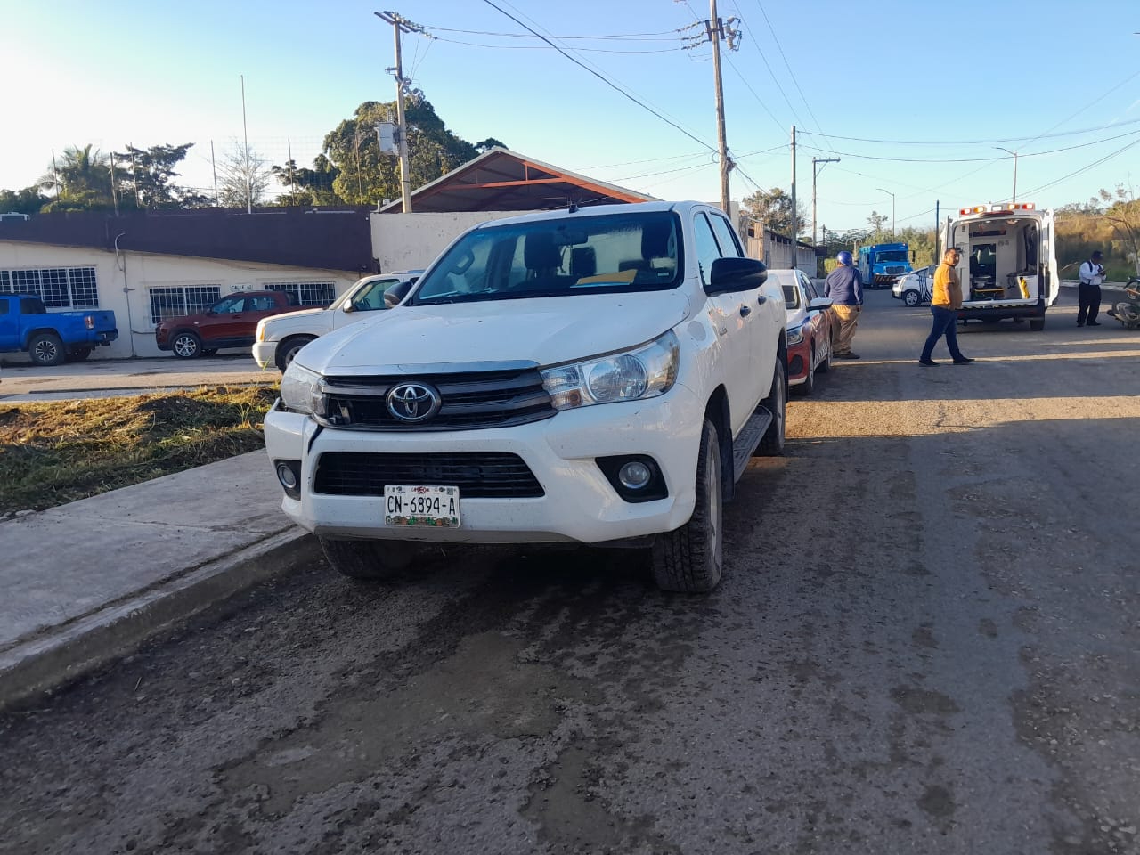 La camioneta, conducida por un hombre a exceso de velocidad, no realizó su alto obligatorio La camioneta, conducida por un hombre a exceso de velocidad, no realizó su alto obligatorio