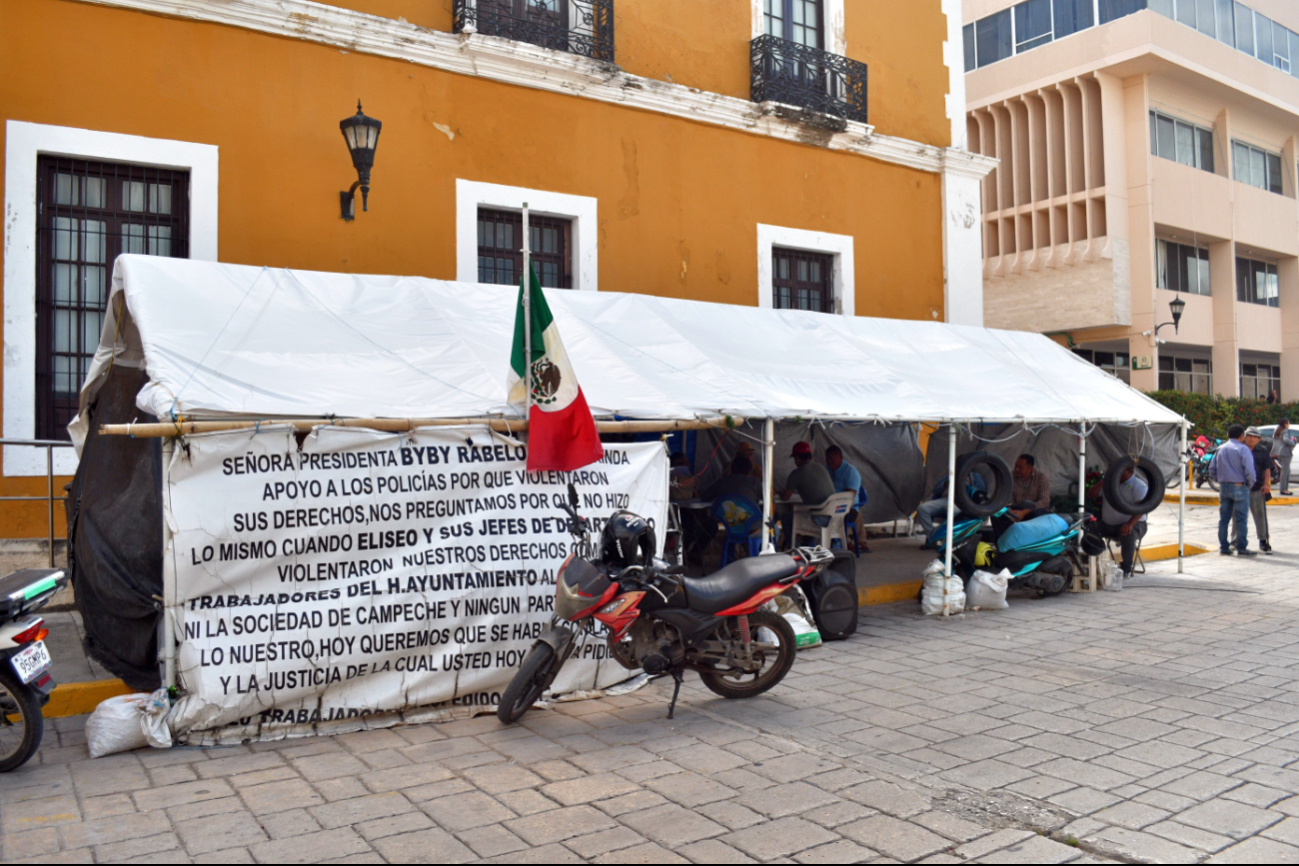  Ganan amparos ex trabajadores del ayuntamiento de Campeche   