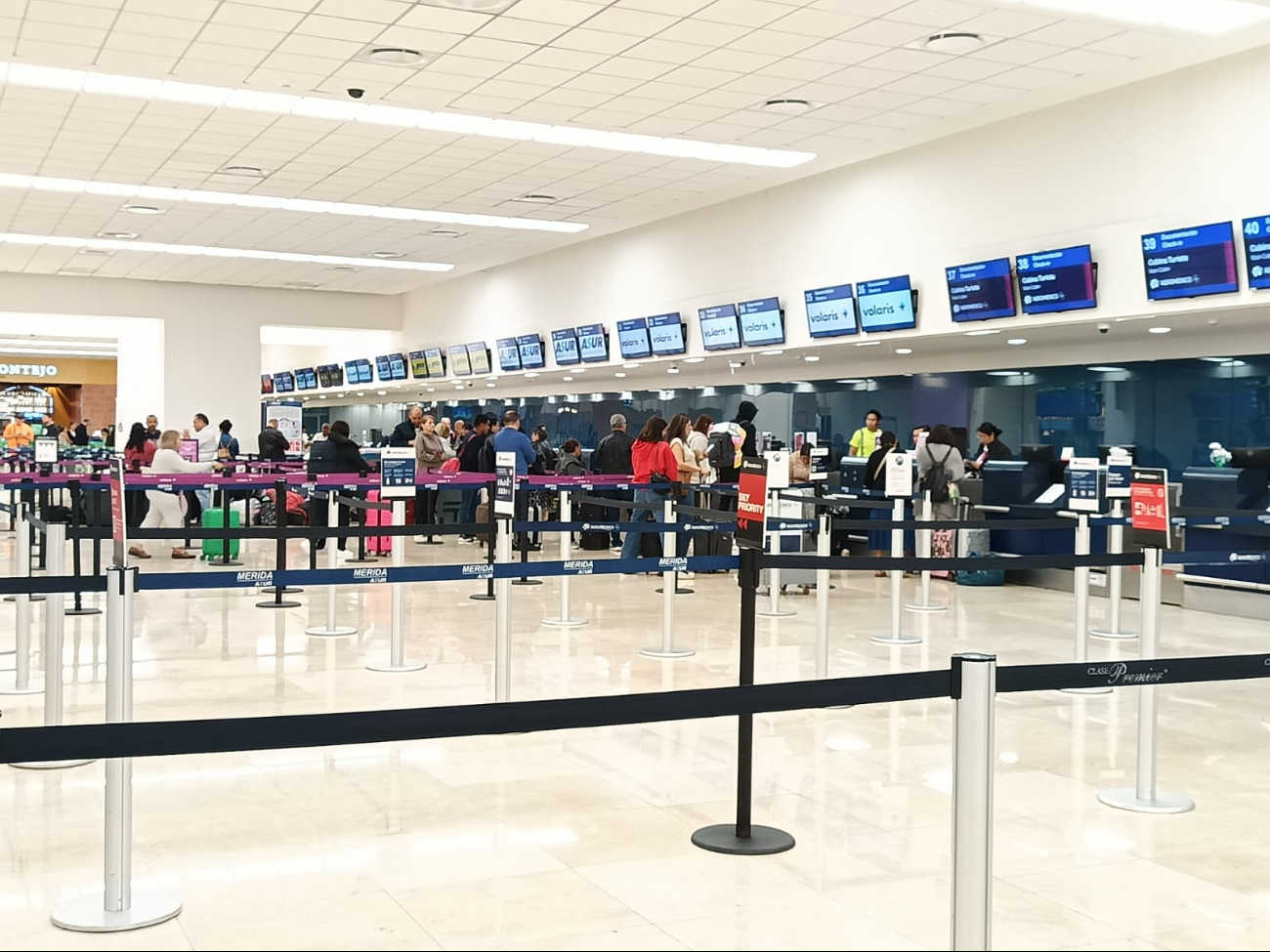 Aeropuerto de Mérida inicia el fin de semana con vuelos adelantados hasta por casi una hora