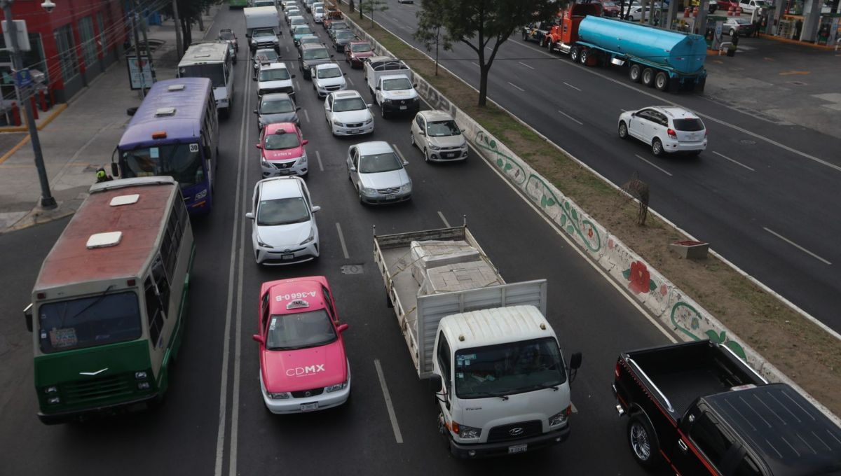 El programa Hoy No Circula es una medida ambiental que busca disminuir los niveles de contaminación vehicular El programa Hoy No Circula es una medida ambiental que busca disminuir los niveles de contaminación vehicular