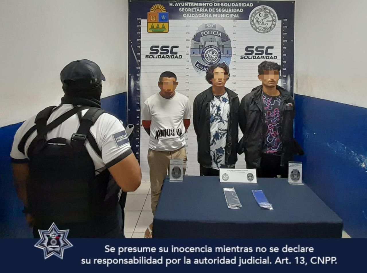 Detienen a tres  hombres  por amenazar a  comerciantes en la colonia Centro de Playa del Carmen