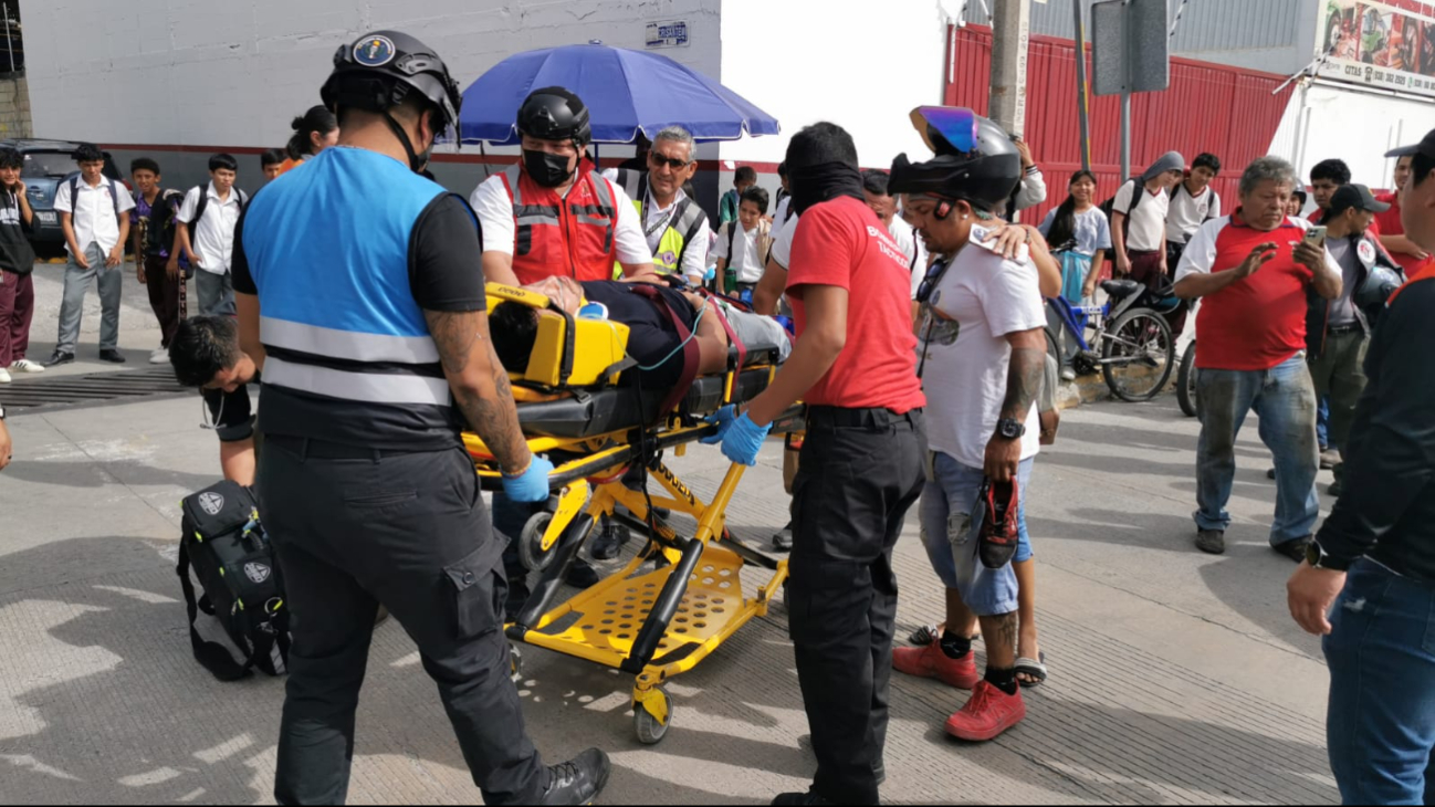 Motociclista golpeó el cráneo y quedó inconsciente por 15 minutos Motociclista golpeó el cráneo y quedó inconsciente por 15 minutos