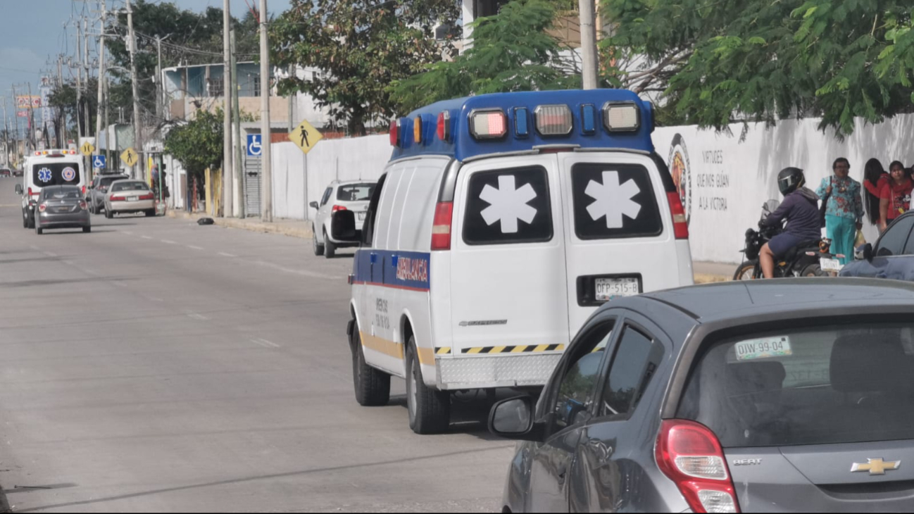Paramédico de civil estabilizó al lesionado antes de su traslado al hospital Paramédico de civil estabilizó al lesionado antes de su traslado al hospital