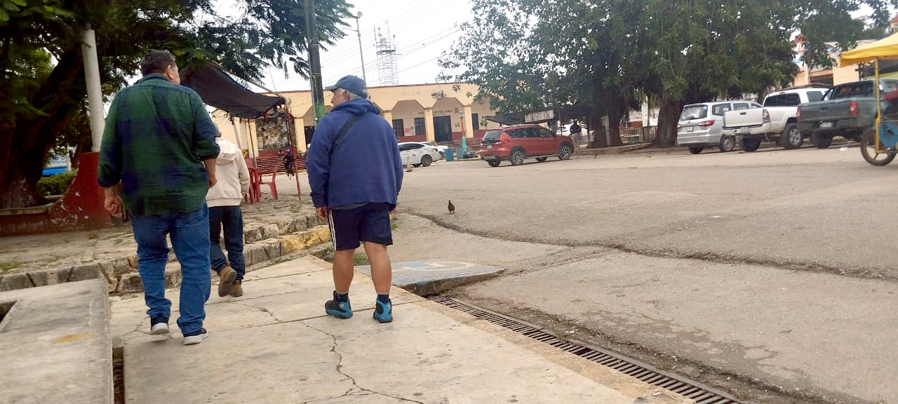Pobladores de la zona maya carecen de solvencia económica para comprar nuevos abrigos Pobladores de la zona maya carecen de solvencia económica para comprar nuevos abrigos
