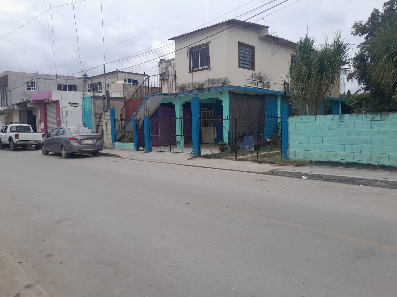Desconocidos roban herramientas y botas de trabajo en vivienda de Escárcega