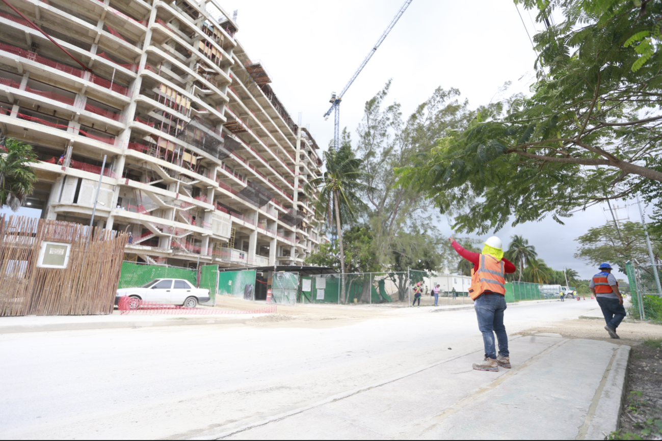 Semarnat autoriza  construcción de condominios en área protegida de Punta Sam  