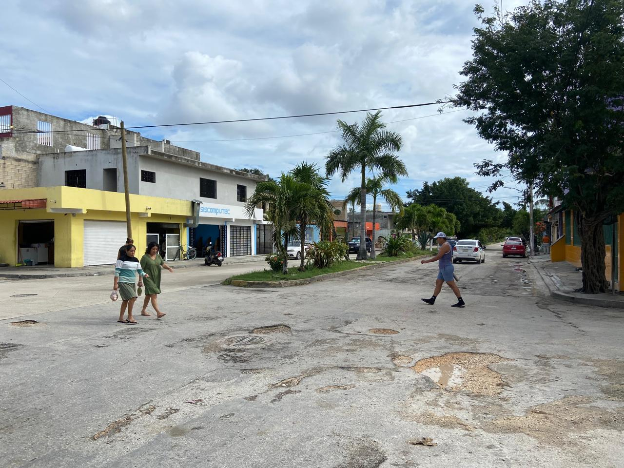 Vecinos aseguran que el estado de las calles es peligroso, por lo que piden su reparación Vecinos aseguran que el estado de las calles es peligroso, por lo que piden su reparación