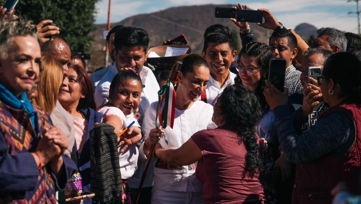 Presidenta Claudia Sheinbaum durante su gira por Oaxaca Presidenta Claudia Sheinbaum durante su gira por Oaxaca