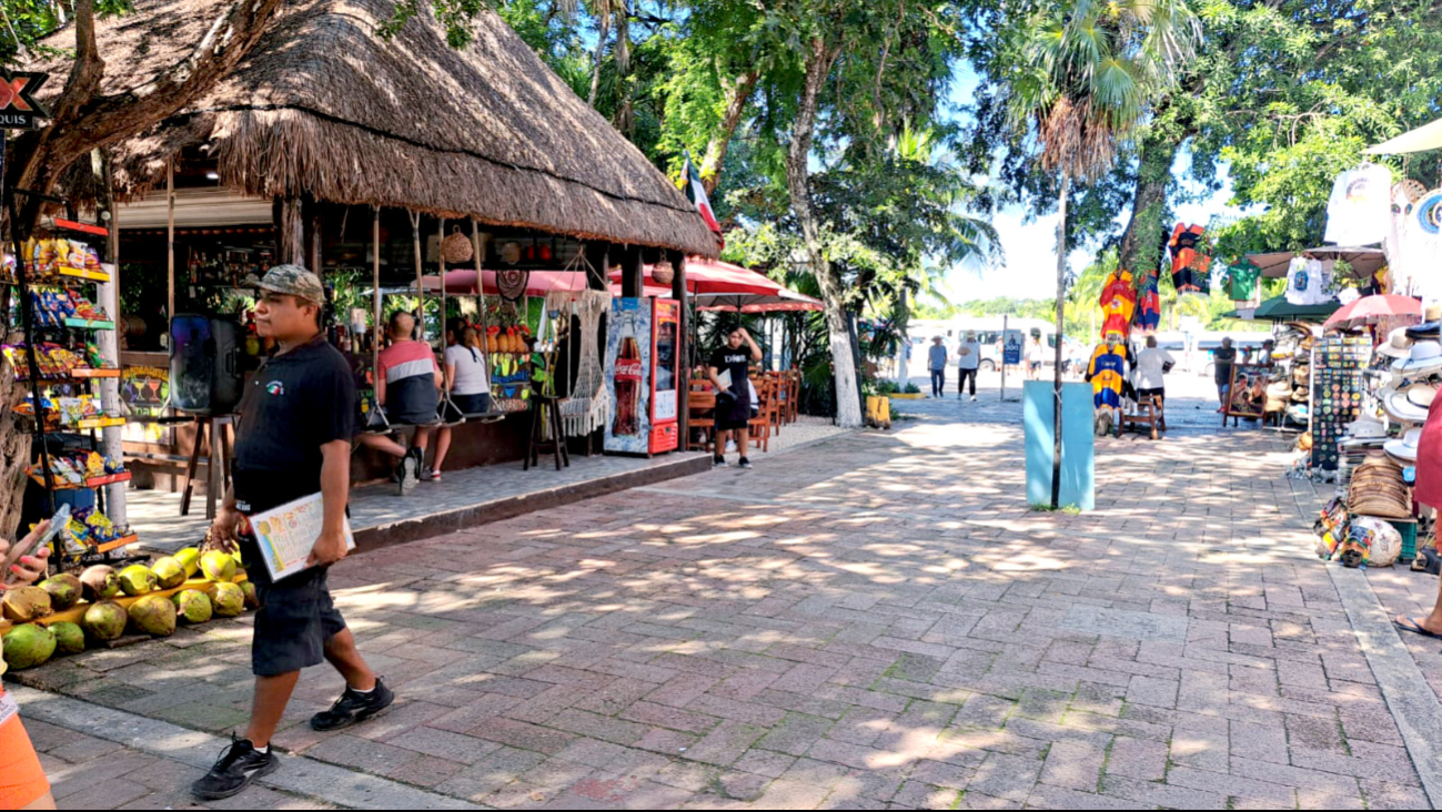 Visitantes de Tulum lamentan las temperaturas mínimas. Visitantes de Tulum lamentan las temperaturas mínimas.