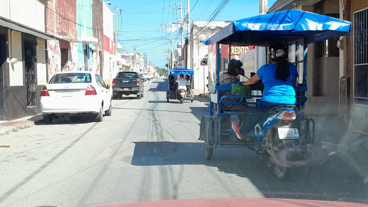 Mujeres rompen estigmas sociales y forman cooperativa de mototaxis en Calkiní