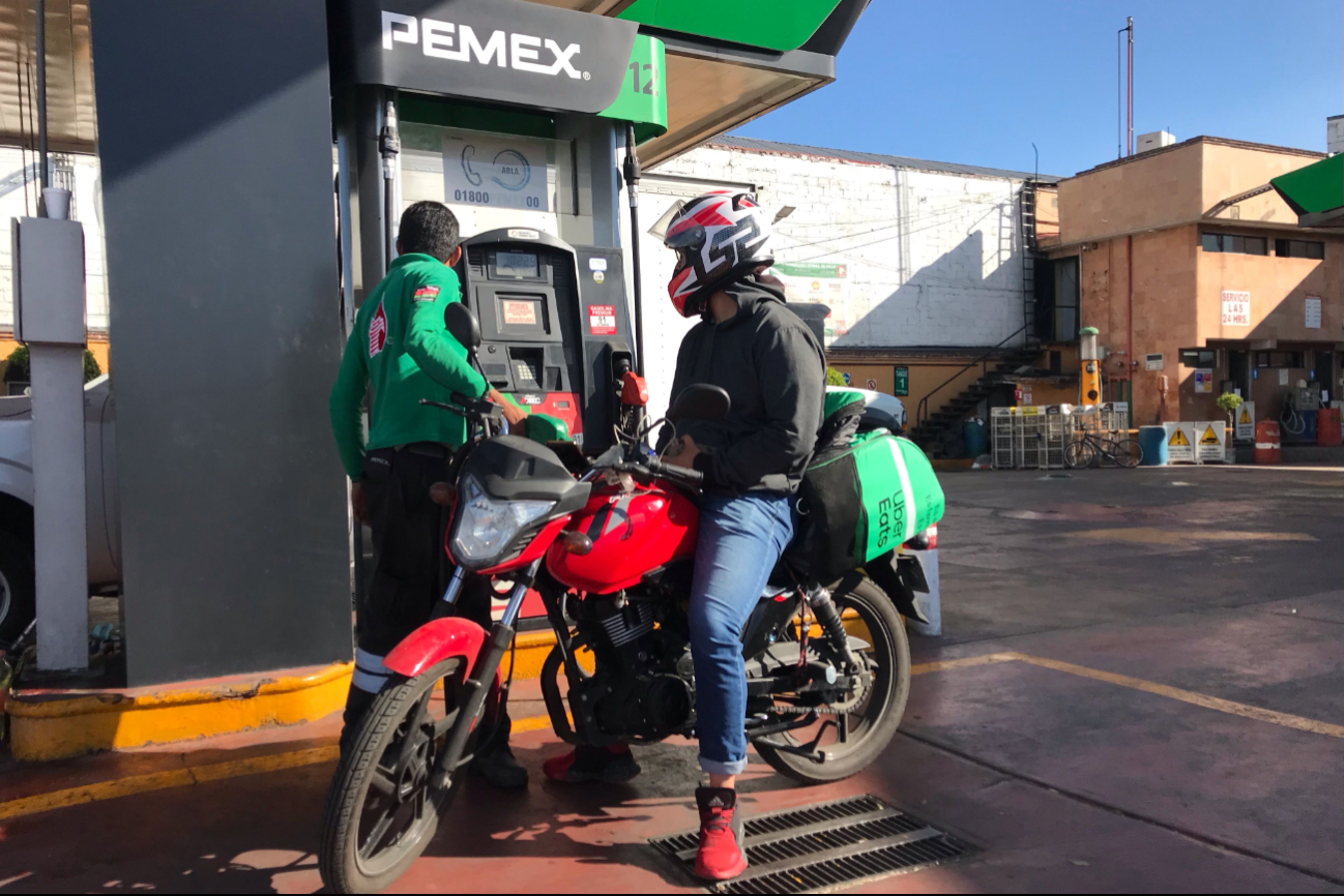 Profeco destaca baja en precios de gasolina y canasta básica en México