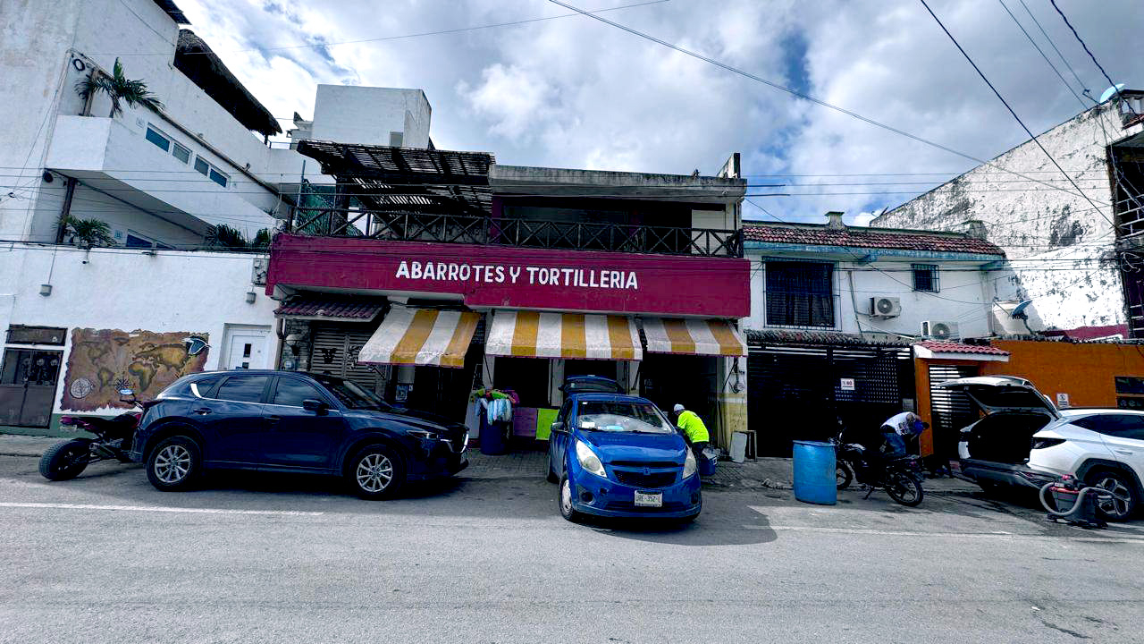 Desde el pasado 10 de enero, en un establecimiento, ubicado sobre la calle 20, entre las avenidas 40 y 45, el alimento por excelencia de los mexicanos, incrementó su costo Desde el pasado 10 de enero, en un establecimiento, ubicado sobre la calle 20, entre las avenidas 40 y 45, el alimento por excelencia de los mexicanos, incrementó su costo