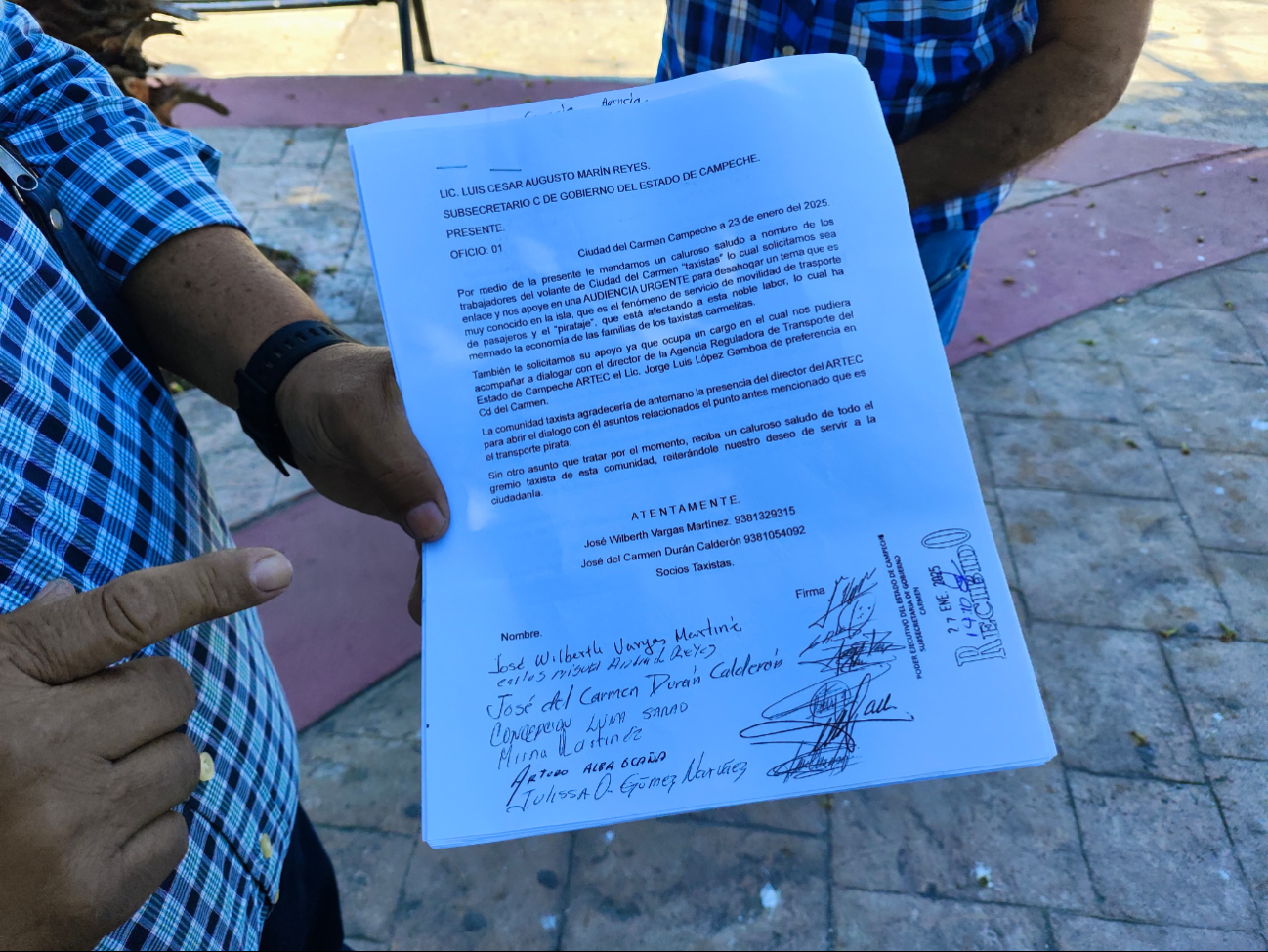 A pesar de las peticiones, las autoridades no han tomado medidas efectivas para frenar el servicio ilegal de los "pochimóviles" A pesar de las peticiones, las autoridades no han tomado medidas efectivas para frenar el servicio ilegal de los "pochimóviles"