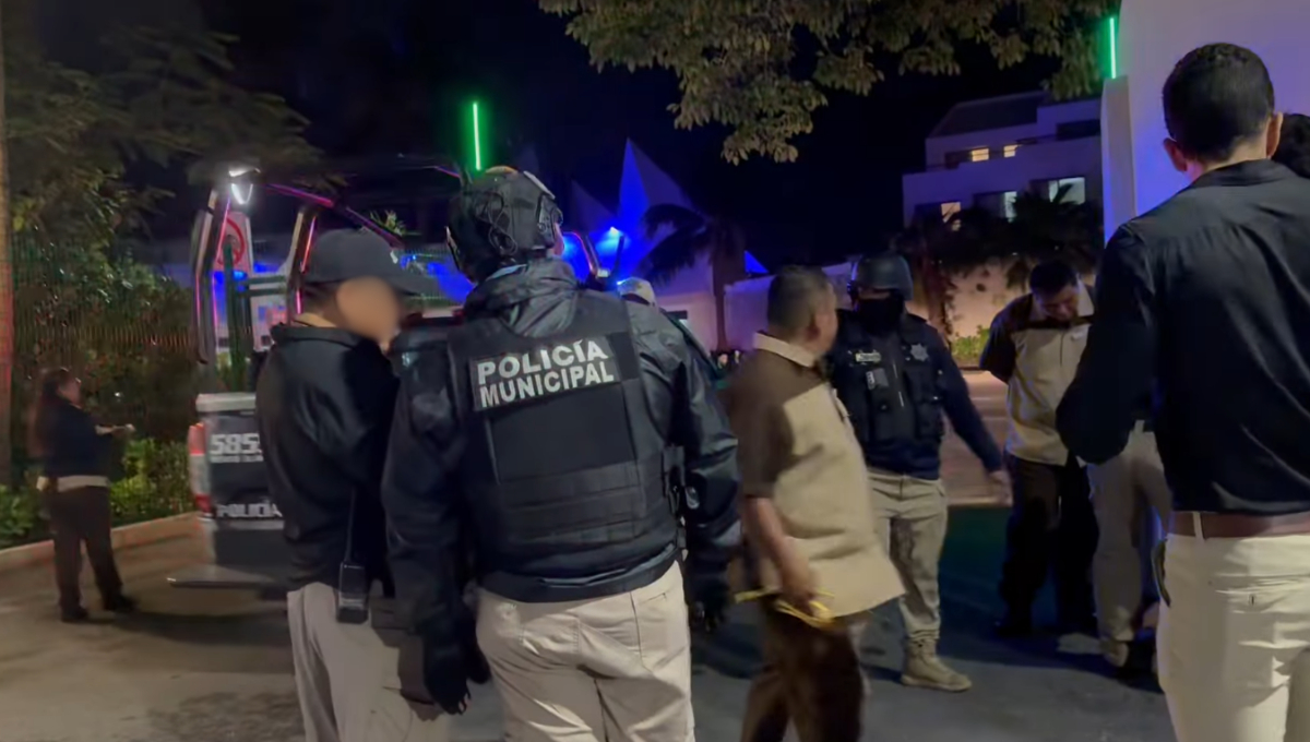 Turista denuncia al personal del Hotel Riu y elementos de la Policía Turística por agresiones y robo en Cancún