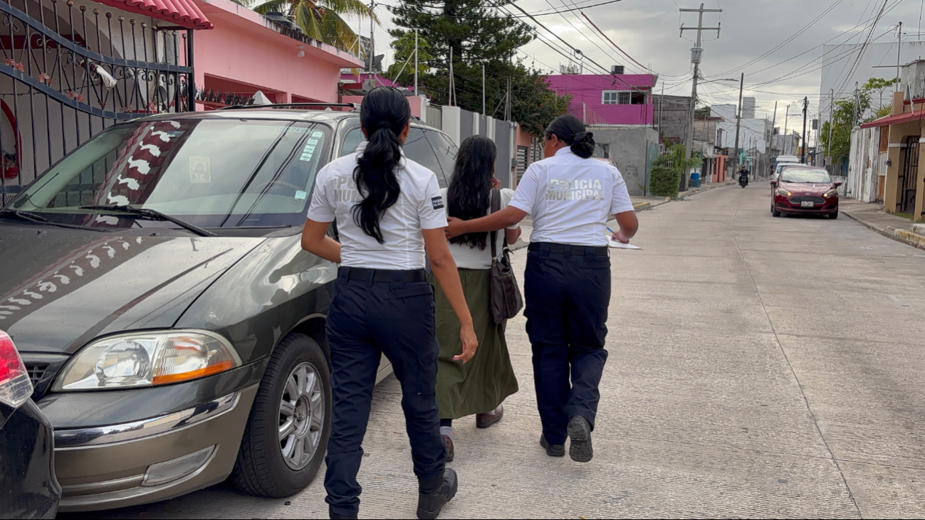Llega a visitar a su pareja y termina golpeada. Llega a visitar a su pareja y termina golpeada.