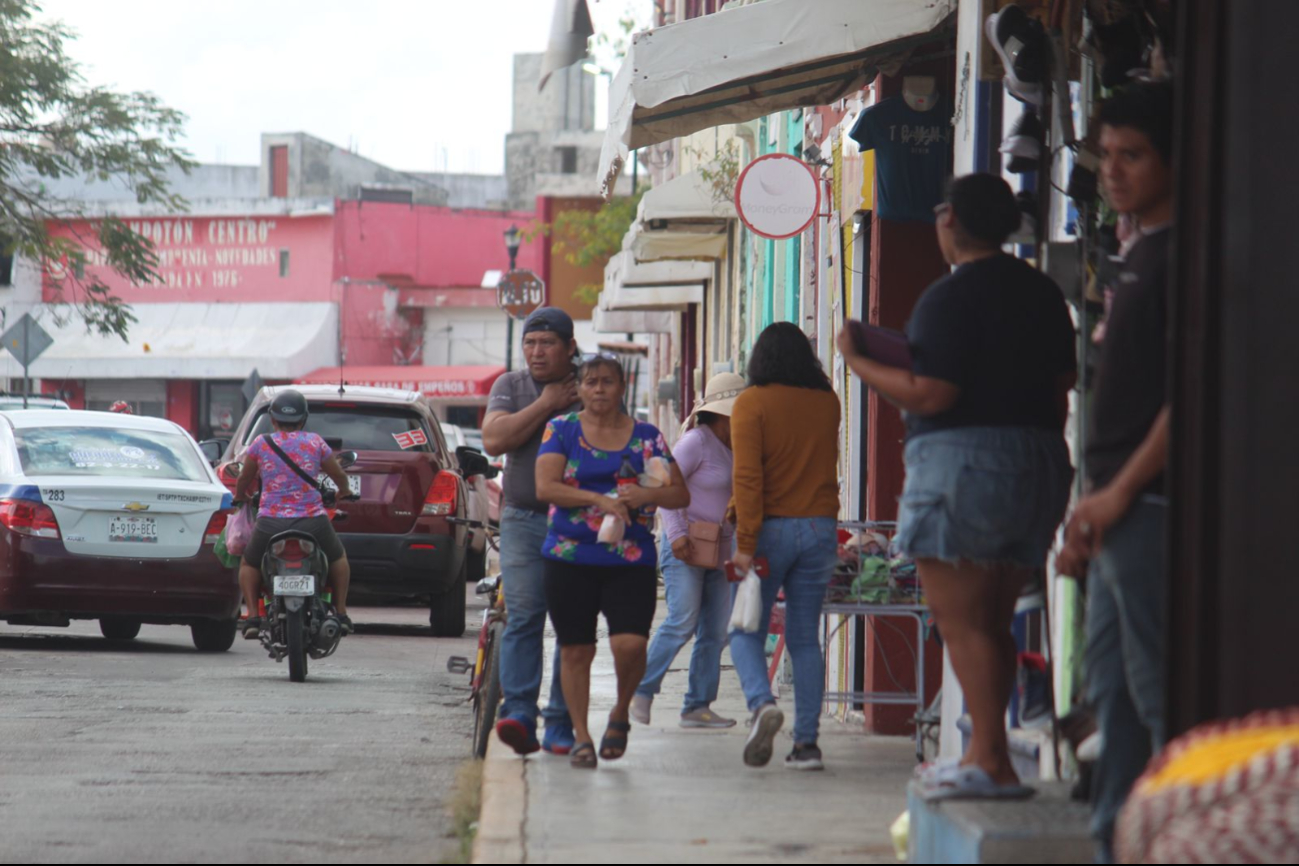  Comerciantes de Champotón resienten la ‘cuesta de enero’      