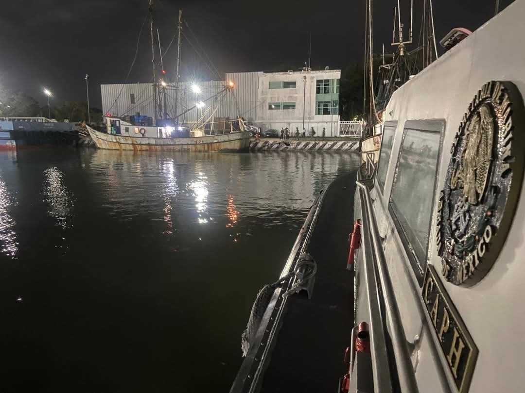 Tras una inspección, los elementos de la Armada aseguraron la embarcación camaronera Tras una inspección, los elementos de la Armada aseguraron la embarcación camaronera