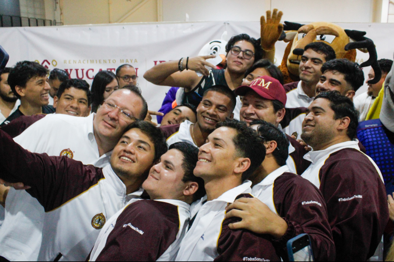 El gobernador Joaquín Díaz Mena impulsará los estudios de los deportistas yucatecos El gobernador Joaquín Díaz Mena impulsará los estudios de los deportistas yucatecos