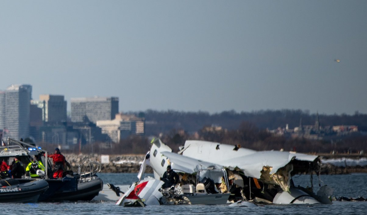 67 muertos; colisión en el río Potomac 67 muertos; colisión en el río Potomac
