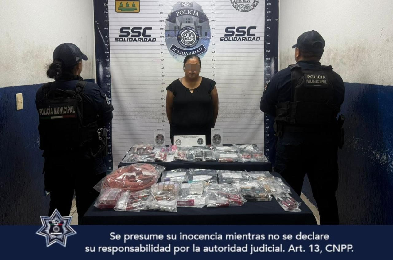 Tabasqueña es sorprendida robando más de 100 artículos y es detenida en Playa del Carmen