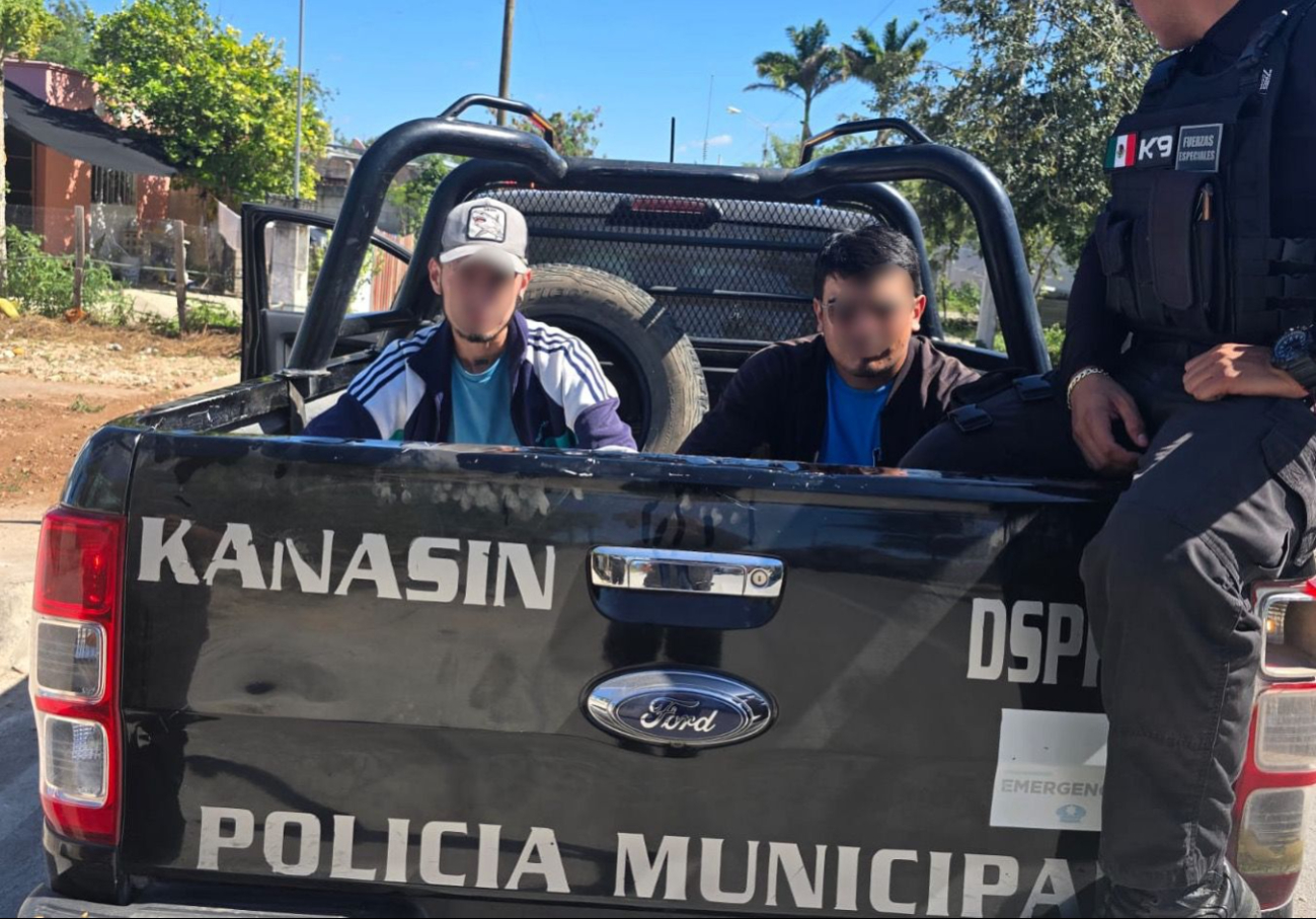 Policías de Kanasín atendieron un reporte en el Fraccionamiento Tulipanes Policías de Kanasín atendieron un reporte en el Fraccionamiento Tulipanes