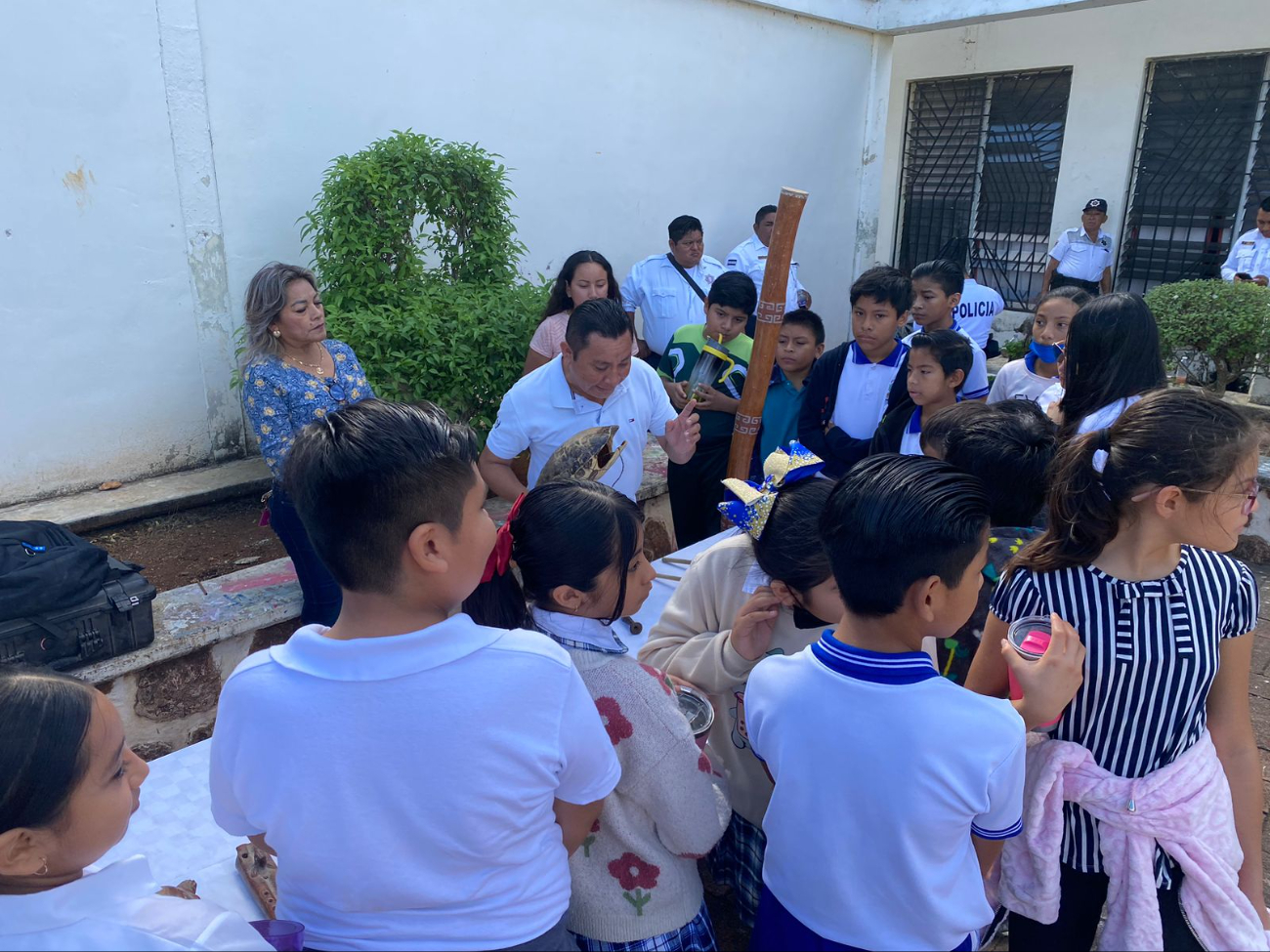 Proyecto educativo enfocado en raíces tangibles e intangibles Proyecto educativo enfocado en raíces tangibles e intangibles