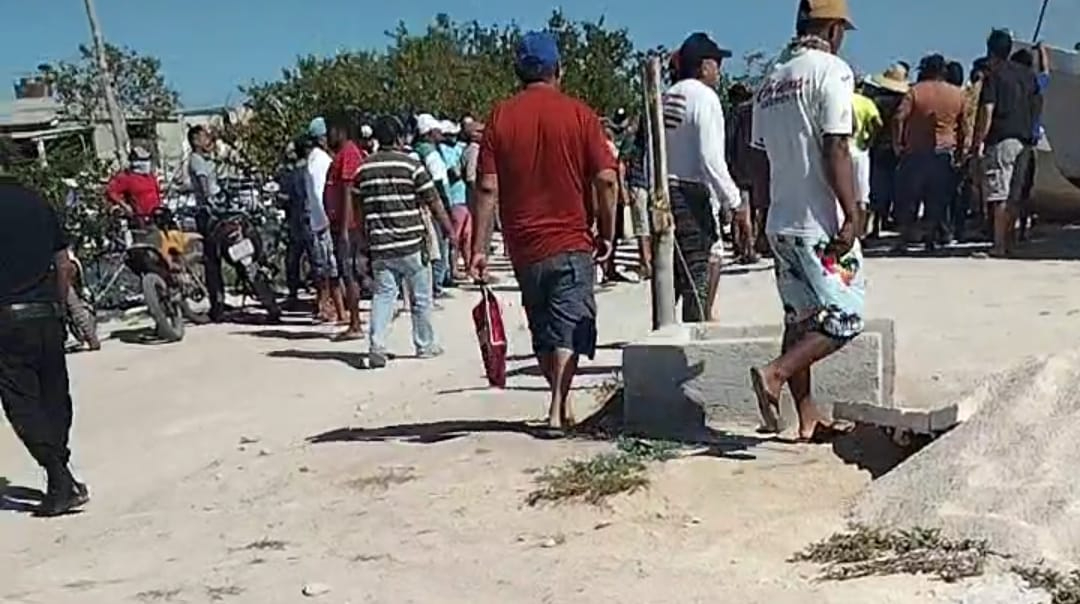 Crece la tensión en el puerto Dzilam de Bravo por pesca furtiva / Cortesía Crece la tensión en el puerto Dzilam de Bravo por pesca furtiva / Cortesía