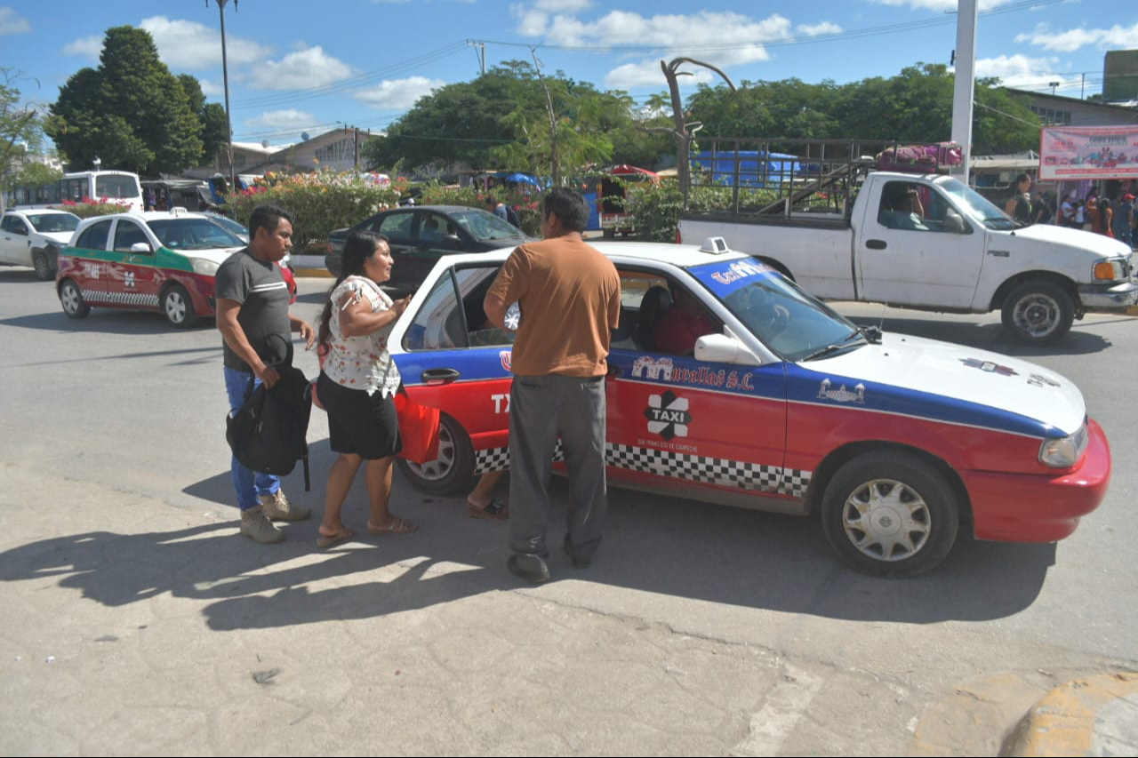 El IET indicó que los taxis deben realizar su servicio sin descender a otros pasajeros antes de llegar a su destino El IET indicó que los taxis deben realizar su servicio sin descender a otros pasajeros antes de llegar a su destino