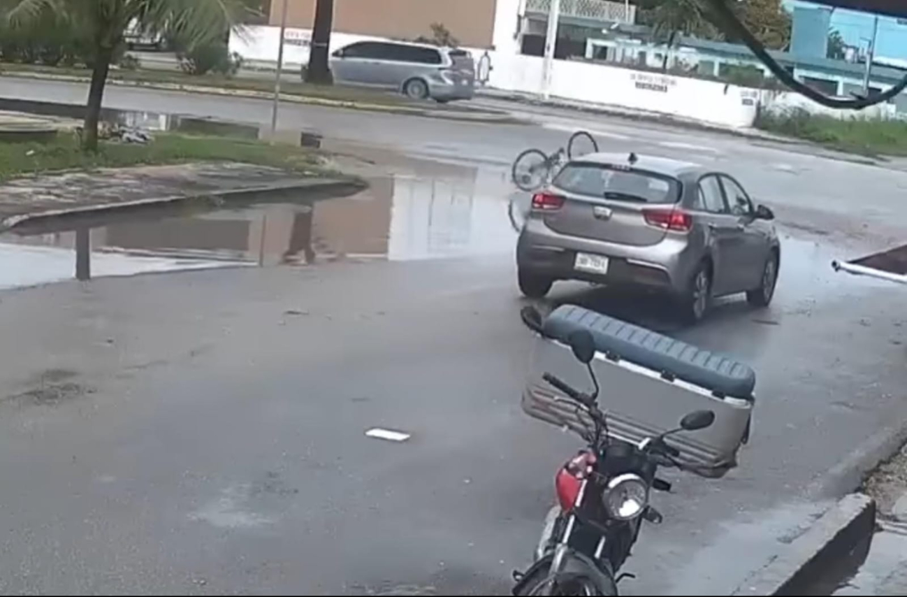 A veces, aunque se reporte el problema de un bache, no suele ser resuelto por las autoridades. A veces, aunque se reporte el problema de un bache, no suele ser resuelto por las autoridades.