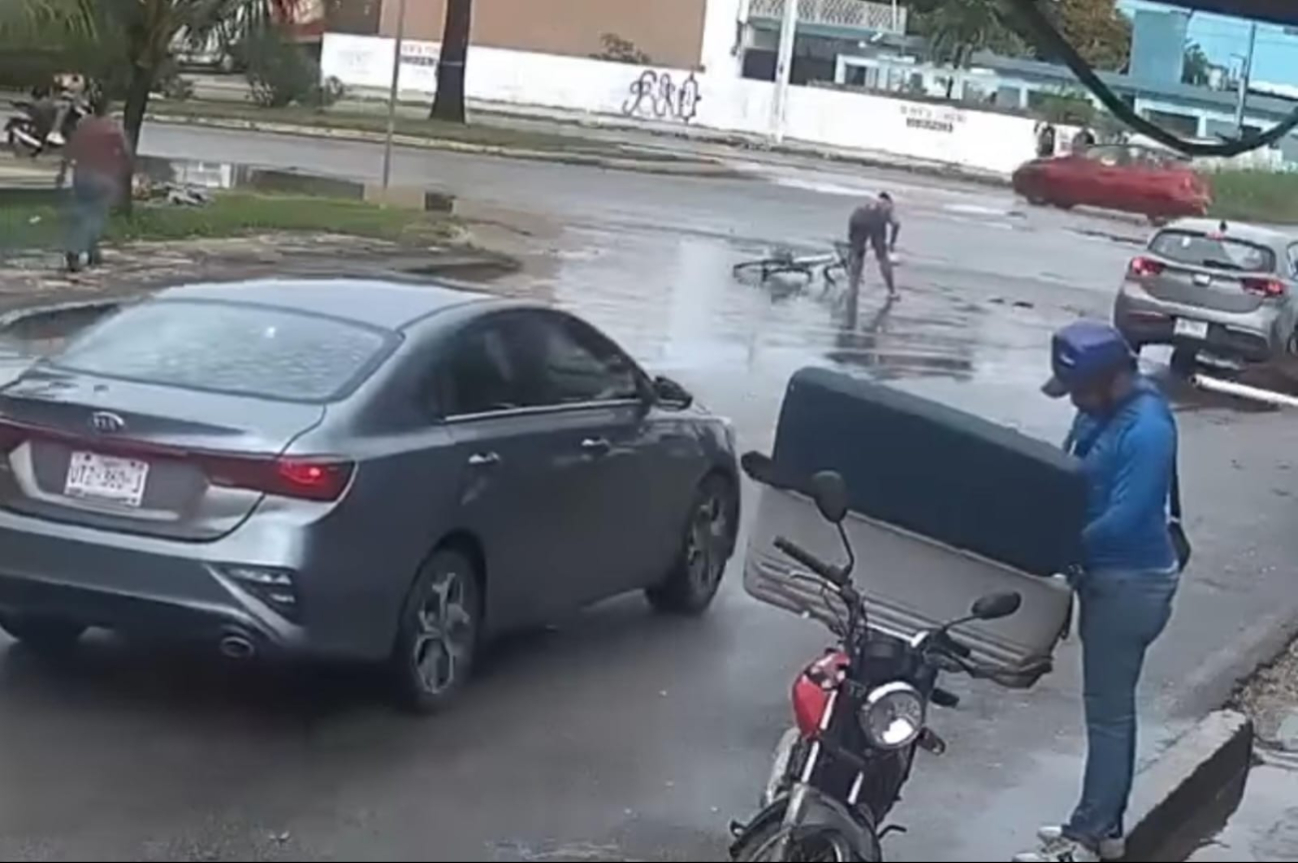 Baches sin atender ponen en riesgo a la ciudadanía en Chetumal
