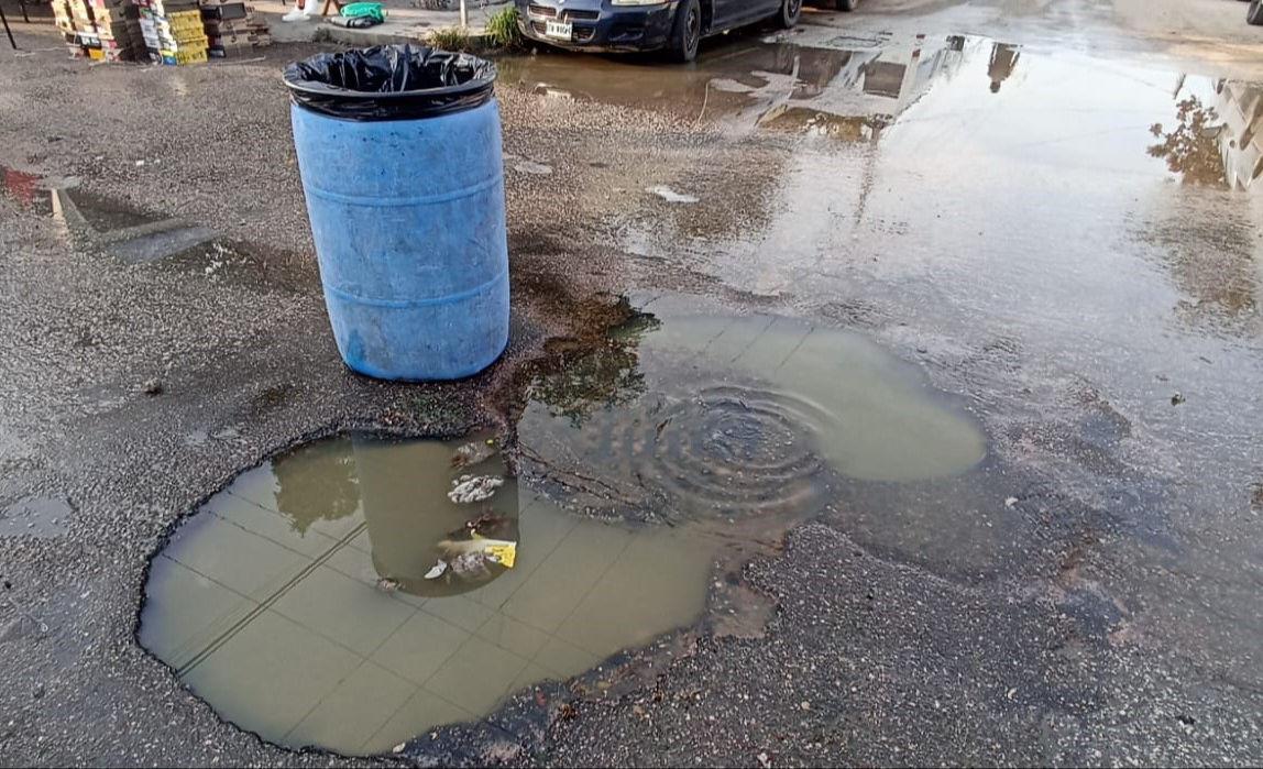 Además de las inundaciones, las calles presentan falta de mantenimiento Además de las inundaciones, las calles presentan falta de mantenimiento