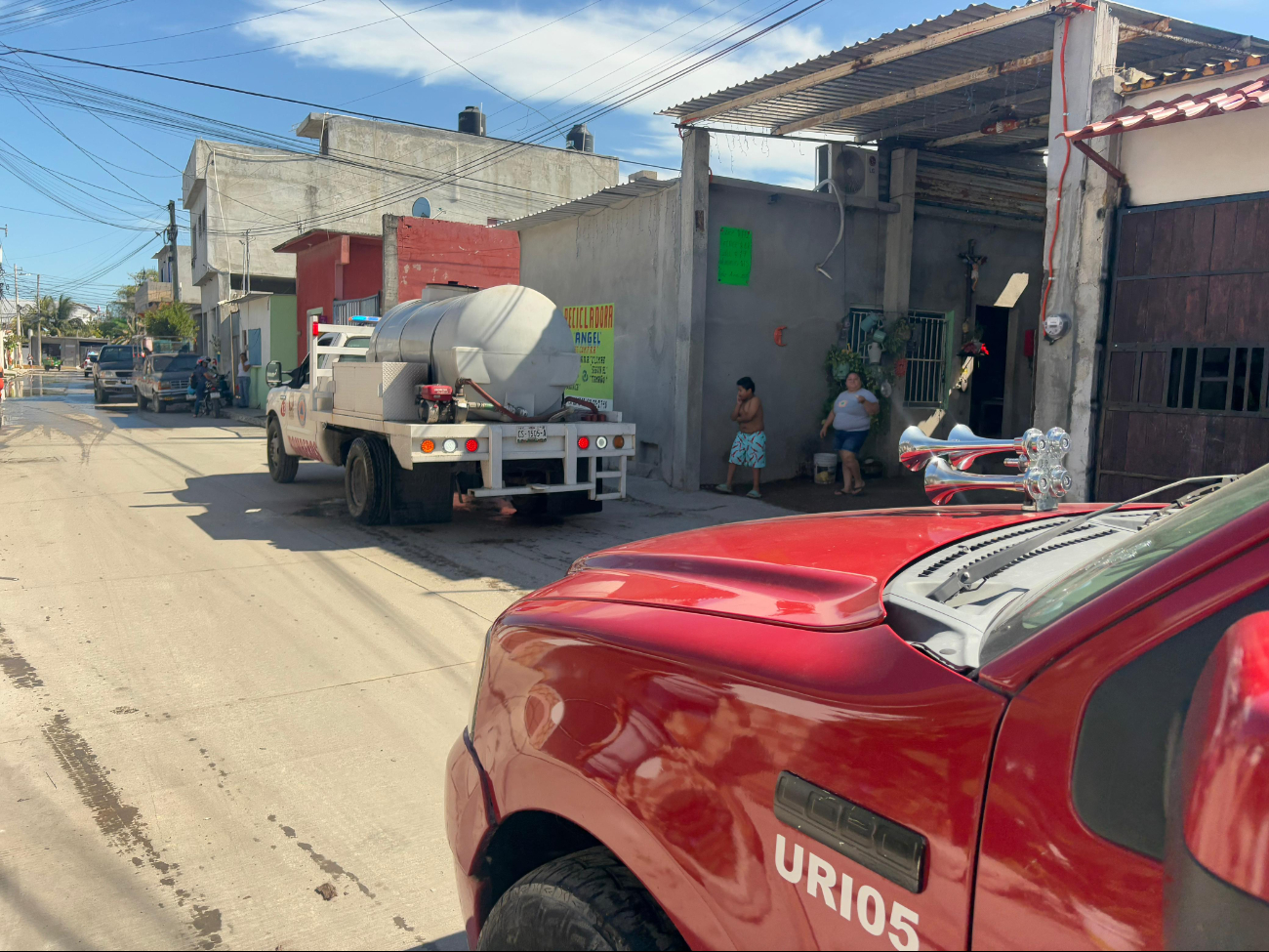 Elementos de Bomberos y Protección Civil acudieron al lugar y la situación fue controlada Elementos de Bomberos y Protección Civil acudieron al lugar y la situación fue controlada