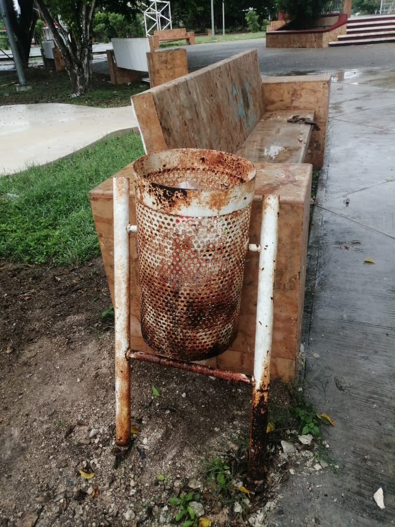 Los habitantes cercanos al parque señalan las diversas deficiencias en el lugar. Los habitantes cercanos al parque señalan las diversas deficiencias en el lugar.