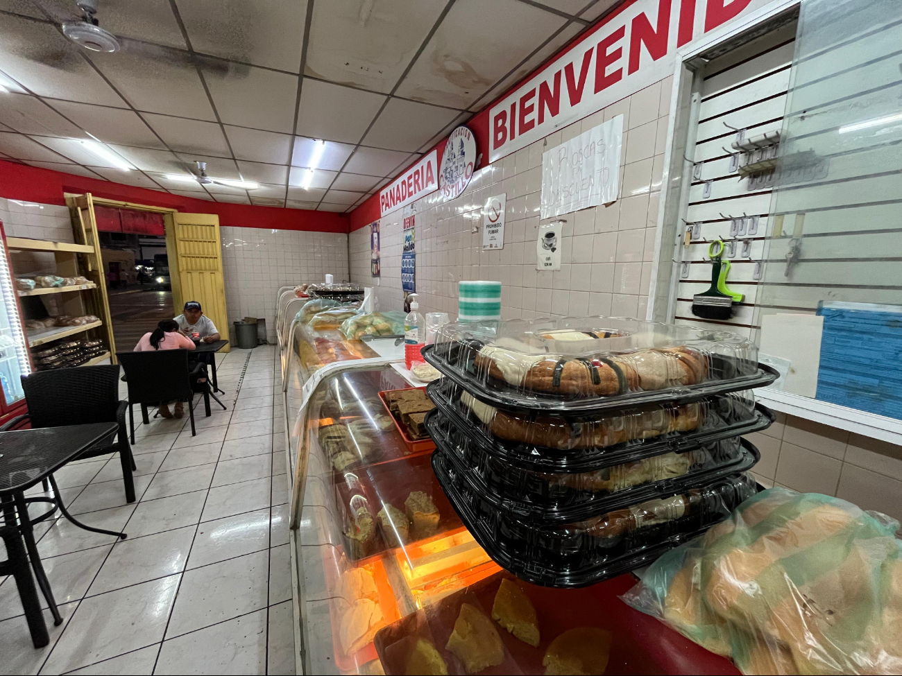 Rematan roscas en supermercados y panaderías de Mérida