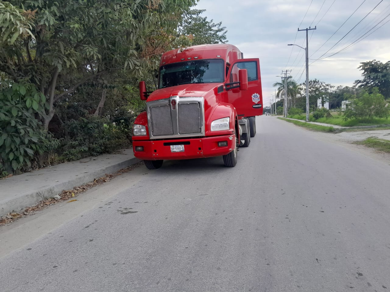 El tráiler fue detectado gracias a un reporte del C5 y al arco del Repuve El tráiler fue detectado gracias a un reporte del C5 y al arco del Repuve