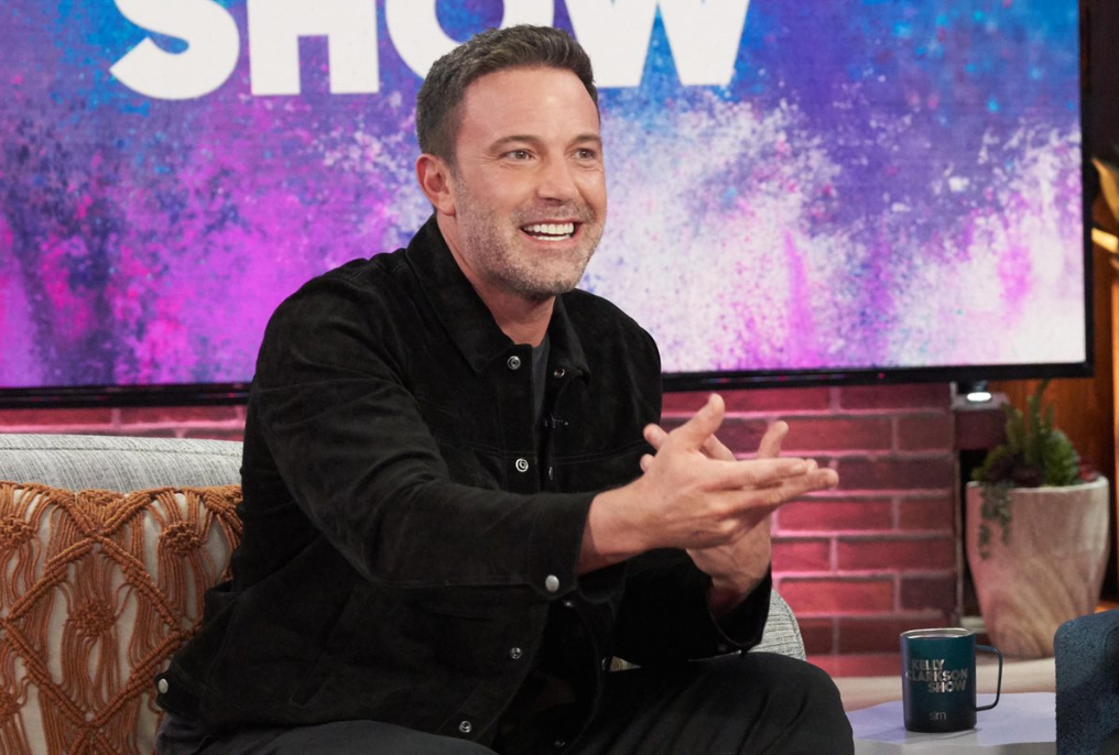 Ben Affleck regresa a su mansión entre los incendios de Los Ángeles.