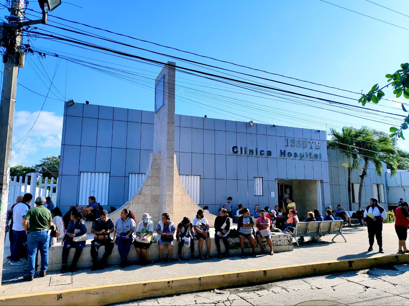 ISSSTE de Cancún se queda sin agua por 48 horas; derechohabientes denuncian decadencia del hospital