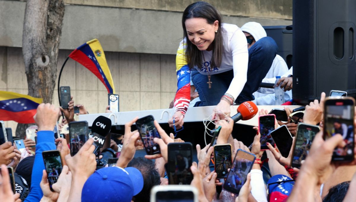 María Corina Machado vilvió a aparecer p´+ublicamente este jueves, para protestar contra la tercera toma de posesión de Nicolás Maduro en Venezuela María Corina Machado vilvió a aparecer p´+ublicamente este jueves, para protestar contra la tercera toma de posesión de Nicolás Maduro en Venezuela