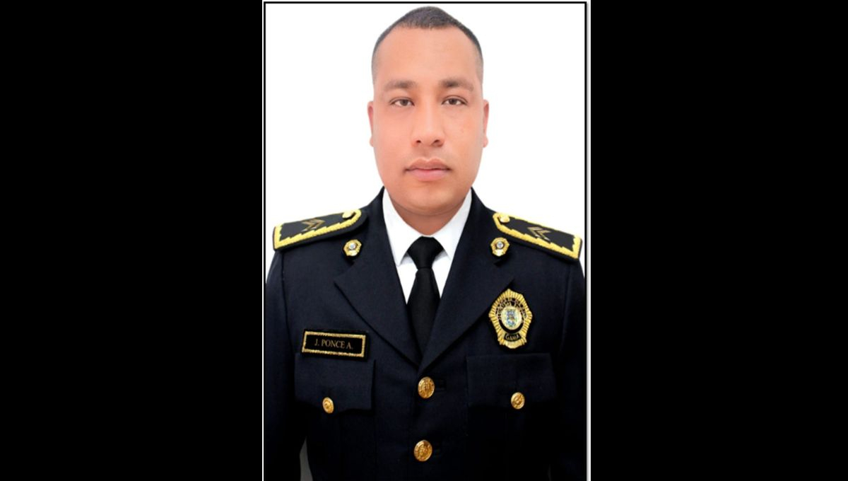 De acuerdo con el reporte oficial, Ponce Alfaro se encontraba en su día de descanso acompañado de su esposa