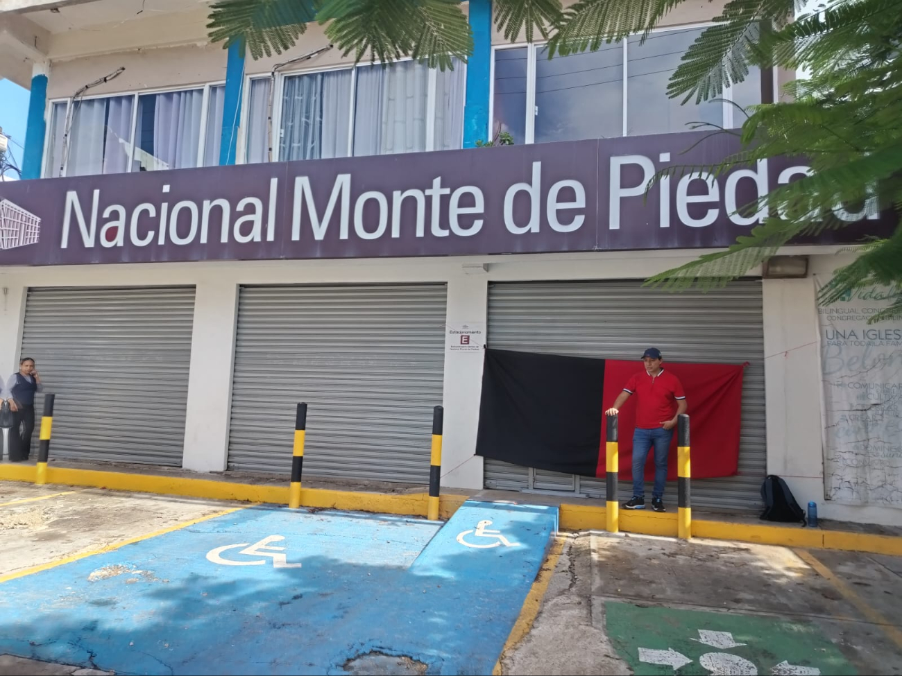 “Estalla" huelga de trabajadores de Nacional Monte de Piedad: Ocho sucursales en Q. Roo se fueron a paro 