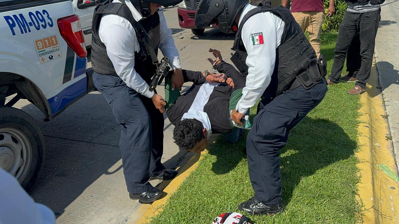 Persecución y captura: sujeto bajo efectos de droga sorprendido frente a transeúntes