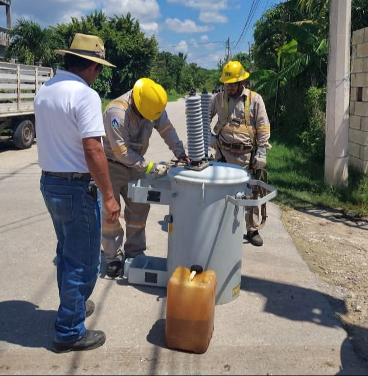 Pese a reparaciones y reemplazos, el servicio eléctrico se mantuvo intermitente hasta el miércoles.