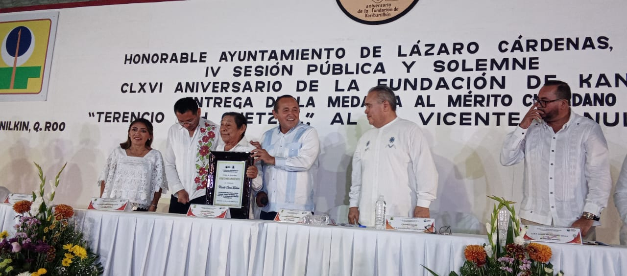 Reconocimiento a una vida de servicio: Vicente Canul Balam recibe la medalla al mérito ciudadano “Terencio Tah Quetzal” en Quintana Roo