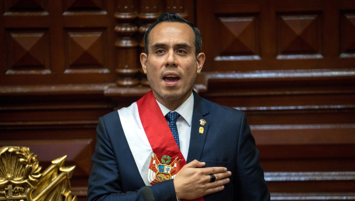 José Jerí, de 38 años, fue investido tras una sesión legislativa que aglutinó cuatro mociones de vacancia en una sola y obtuvo 122 votos a favo