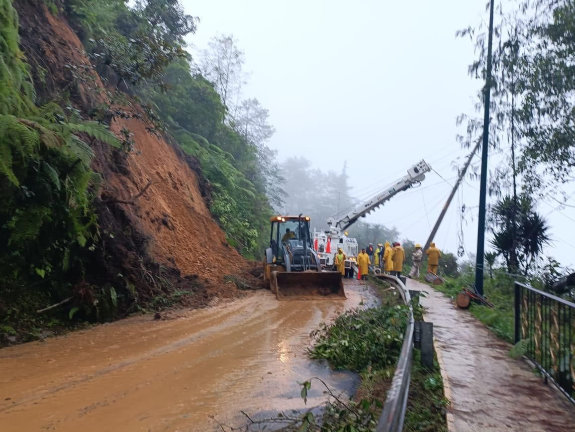 Gobierno federal atiende emergencias por lluvias en diferentes estados del país y libera las carreteras